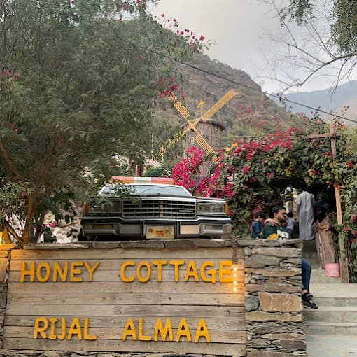Rijal Almaa: A taste test of Asiri honey with a guide