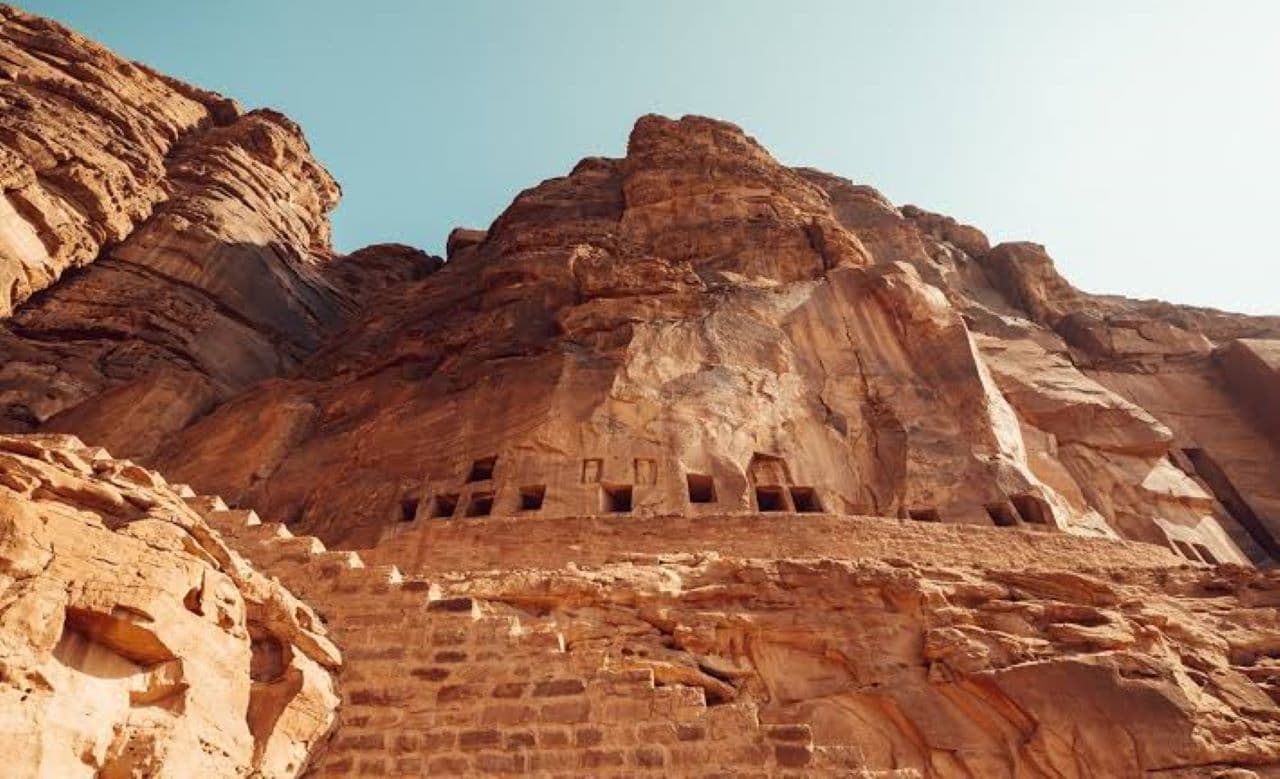 AlUla: Dadan & Jabal Ikmah Tour